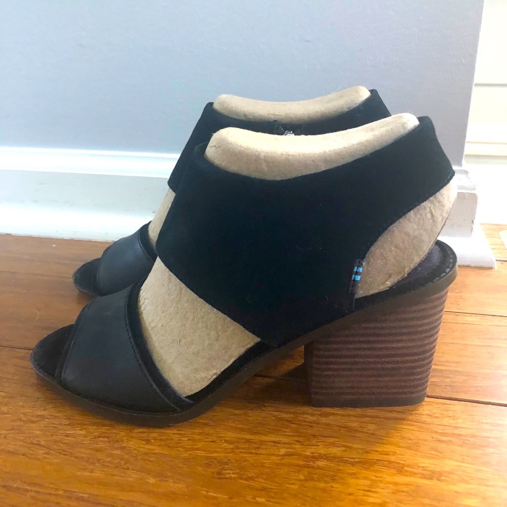 NWT TOMS Majorca Block Sandals